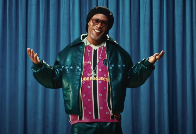 Ronaldinho en el proyecto de nude project sonido hecho por Hans Ludwig